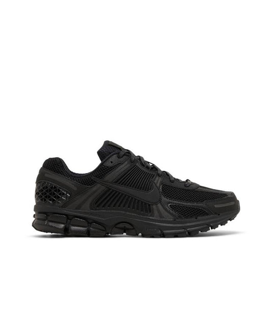 NIKE VOMERO 5 TRIPLE BLACK